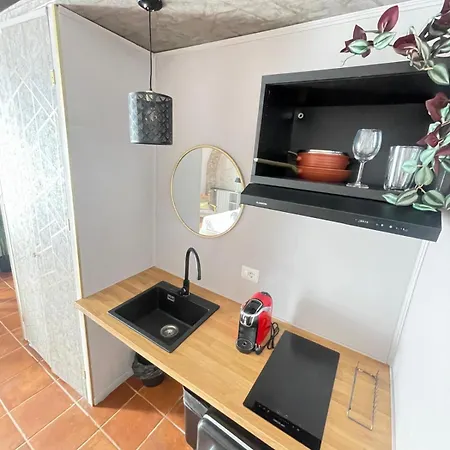 Lucilla's San Pietro Station Апартаменты *